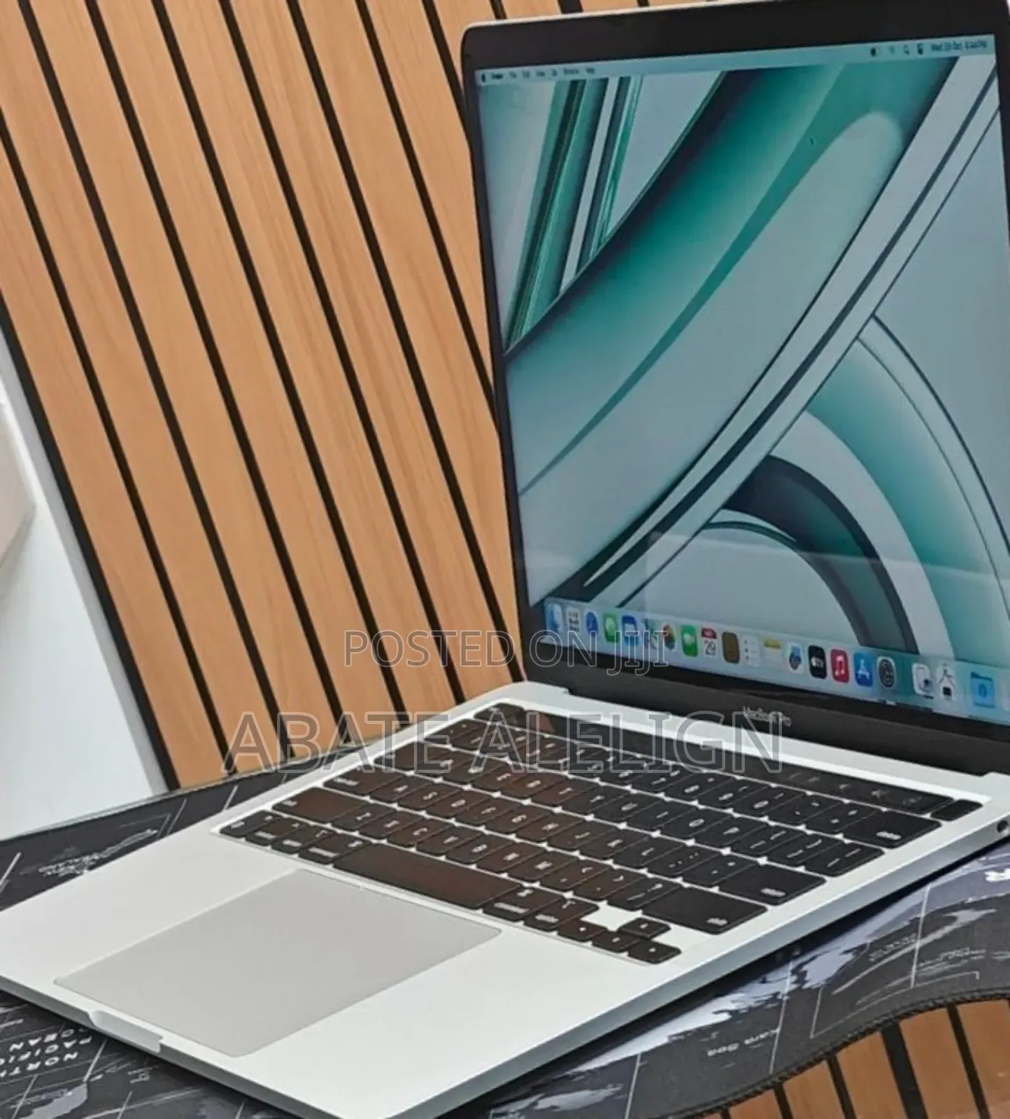 New Laptop Apple MacBook Pro 2022 M2 8GB Apple M2 SSD 256GB