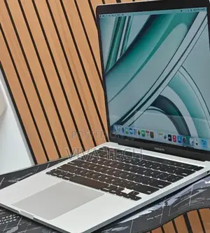 New Laptop Apple MacBook Pro 2022 M2 8GB Apple M2 SSD 256GB