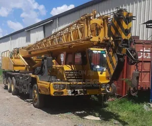 ክሬን እናከራያለን/ ኮንተቴነር እንሸጣለን እንገዛለን አግኙን