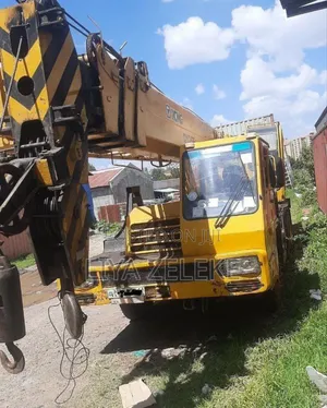 ክሬን እናከራያለን/ ኮንተቴነር እንሸጣለን እንገዛለን አግኙን