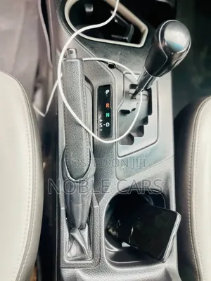 Toyota RAV4 Limited FWD (2.5L 4cyl 6A) 2017 Silver