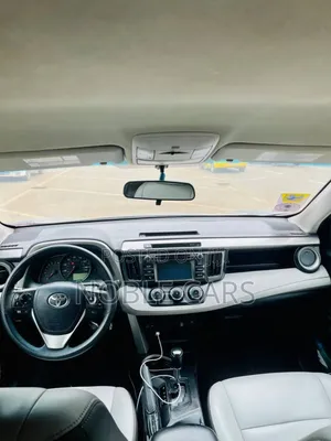 Toyota RAV4 Limited FWD (2.5L 4cyl 6A) 2017 Silver