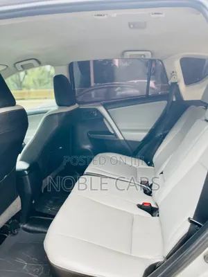 Toyota RAV4 Limited FWD (2.5L 4cyl 6A) 2017 Silver