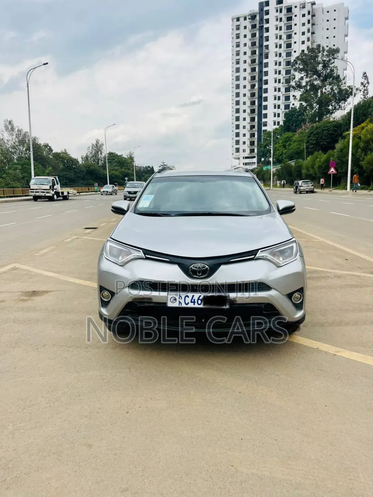 Toyota RAV4 Limited FWD (2.5L 4cyl 6A) 2017 Silver