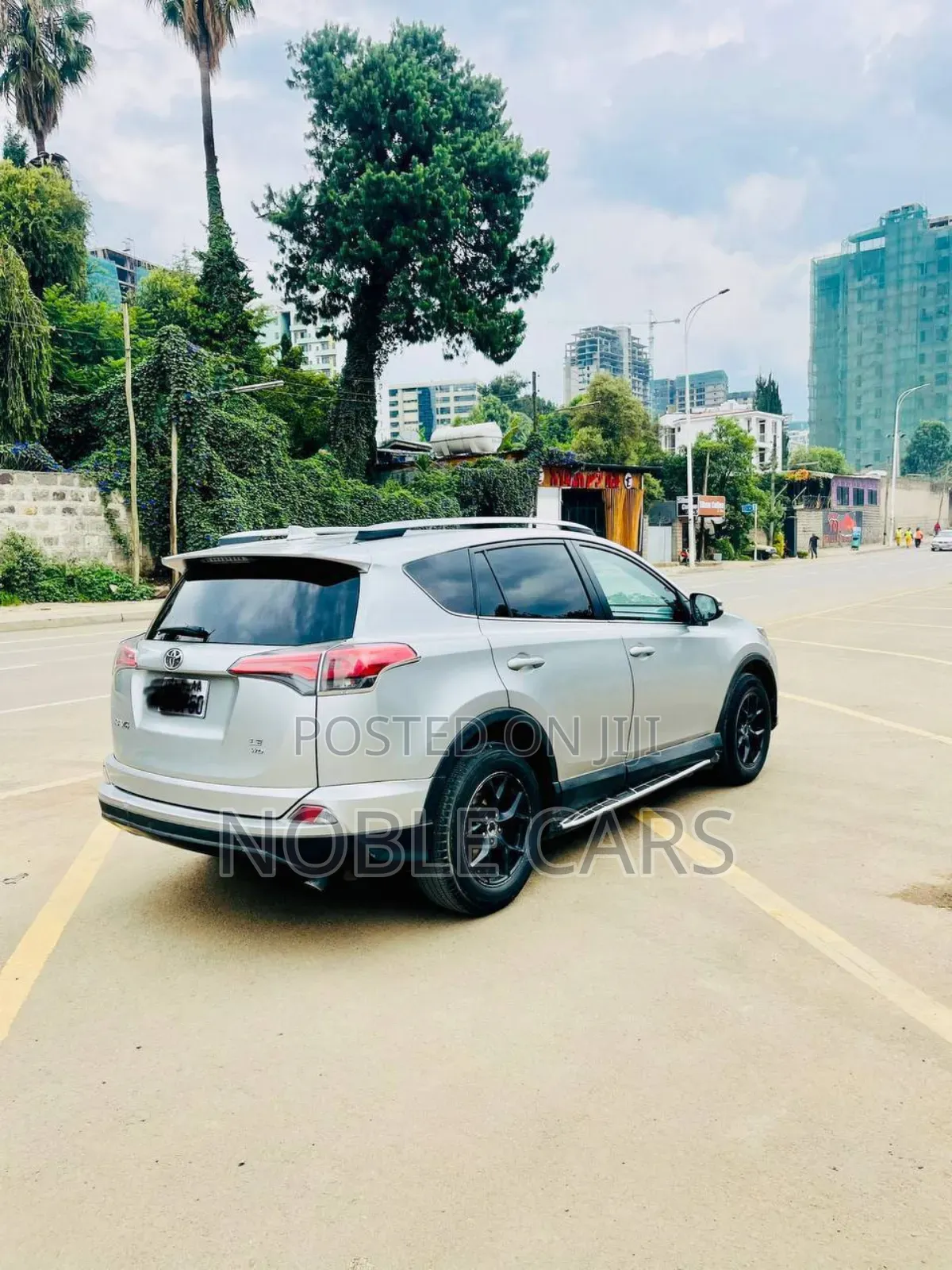 Toyota RAV4 Limited FWD (2.5L 4cyl 6A) 2017 Silver