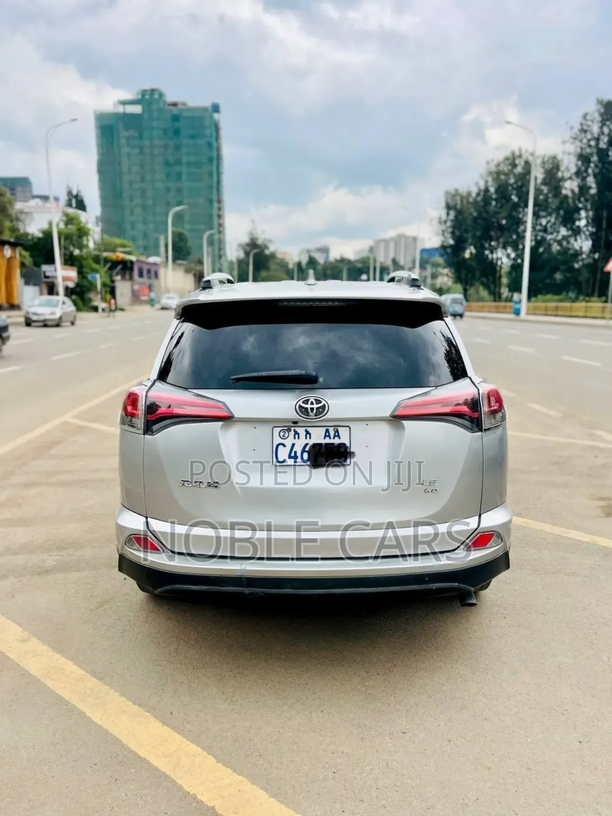 Toyota RAV4 Limited FWD (2.5L 4cyl 6A) 2017 Silver