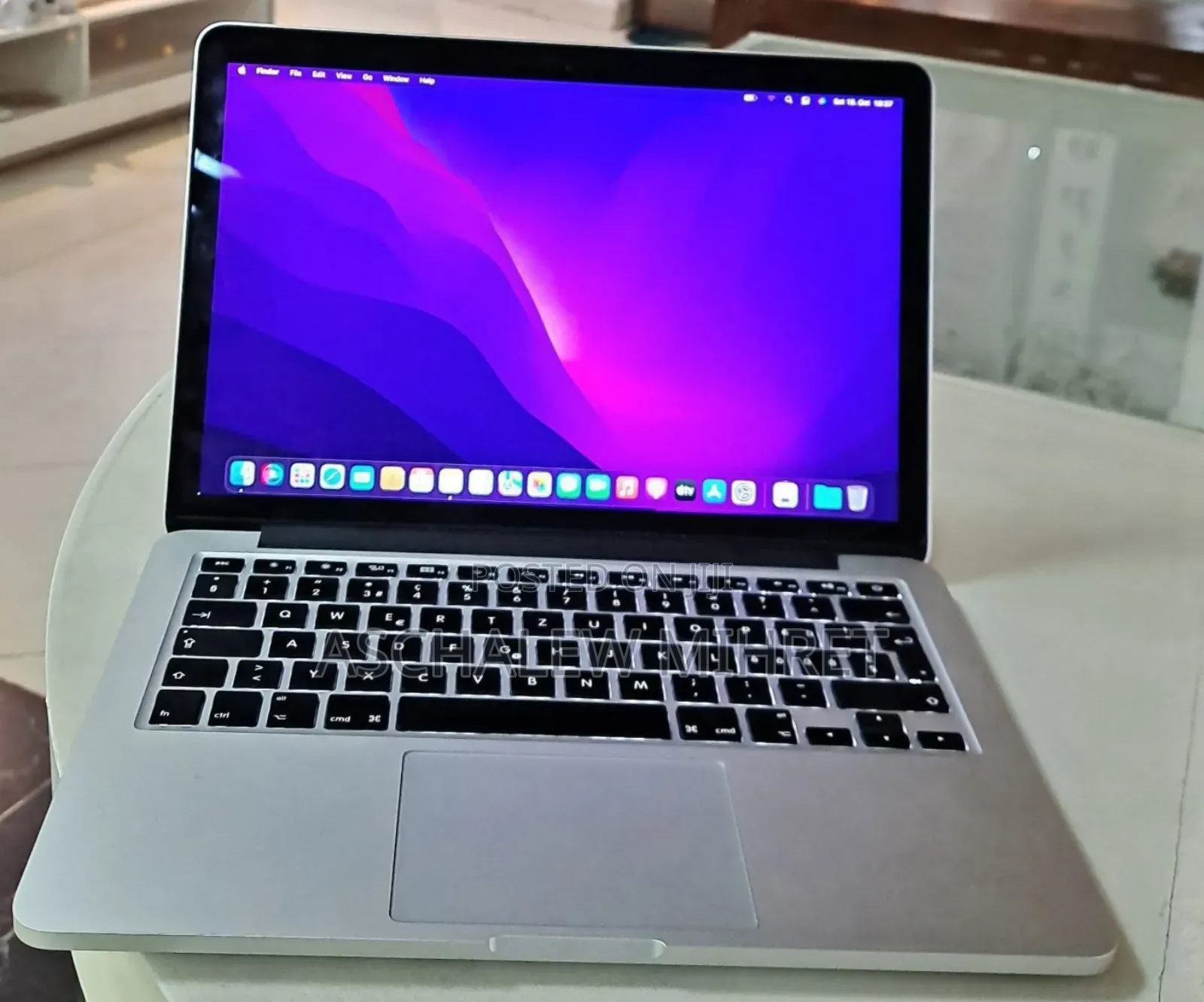 New Laptop Apple MacBook Pro 2015 8GB Intel Core I5 SSD 256GB