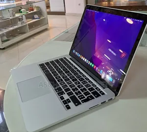 New Laptop Apple MacBook Pro 2015 8GB Intel Core I5 SSD 256GB