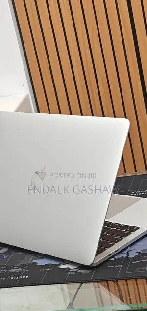 New Laptop Apple MacBook Pro 2022 M2 8GB Apple M2 SSD 256GB