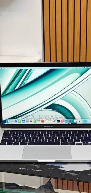 Photo - New Laptop Apple MacBook Pro 2022 M2 8GB Apple M2 SSD 256GB