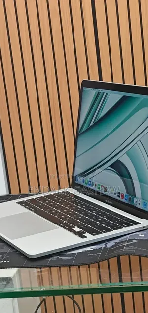 New Laptop Apple MacBook Pro 2022 M2 8GB Apple M2 SSD 256GB