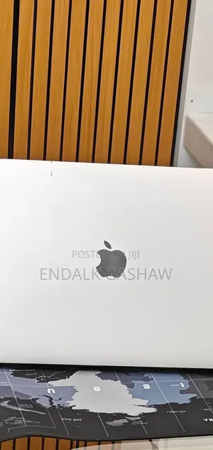 New Laptop Apple MacBook Pro 2022 M2 8GB Apple M2 SSD 256GB