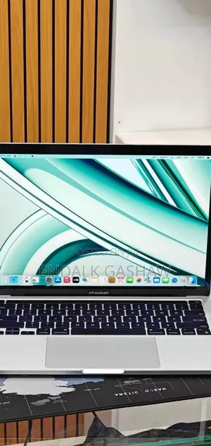 Photo - New Laptop Apple MacBook Pro 2022 M2 8GB Apple M2 SSD 256GB
