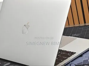 New Laptop Apple MacBook Pro 2023 M2 8GB Apple M2 SSD 256GB