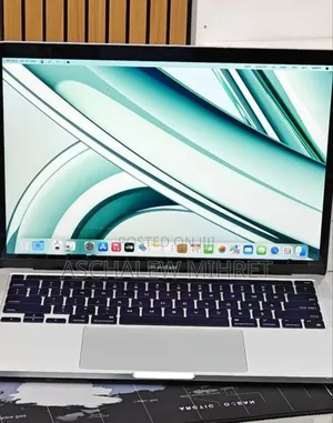 New Laptop Apple MacBook Pro 2022 M2 8GB Apple M2 SSD 256GB