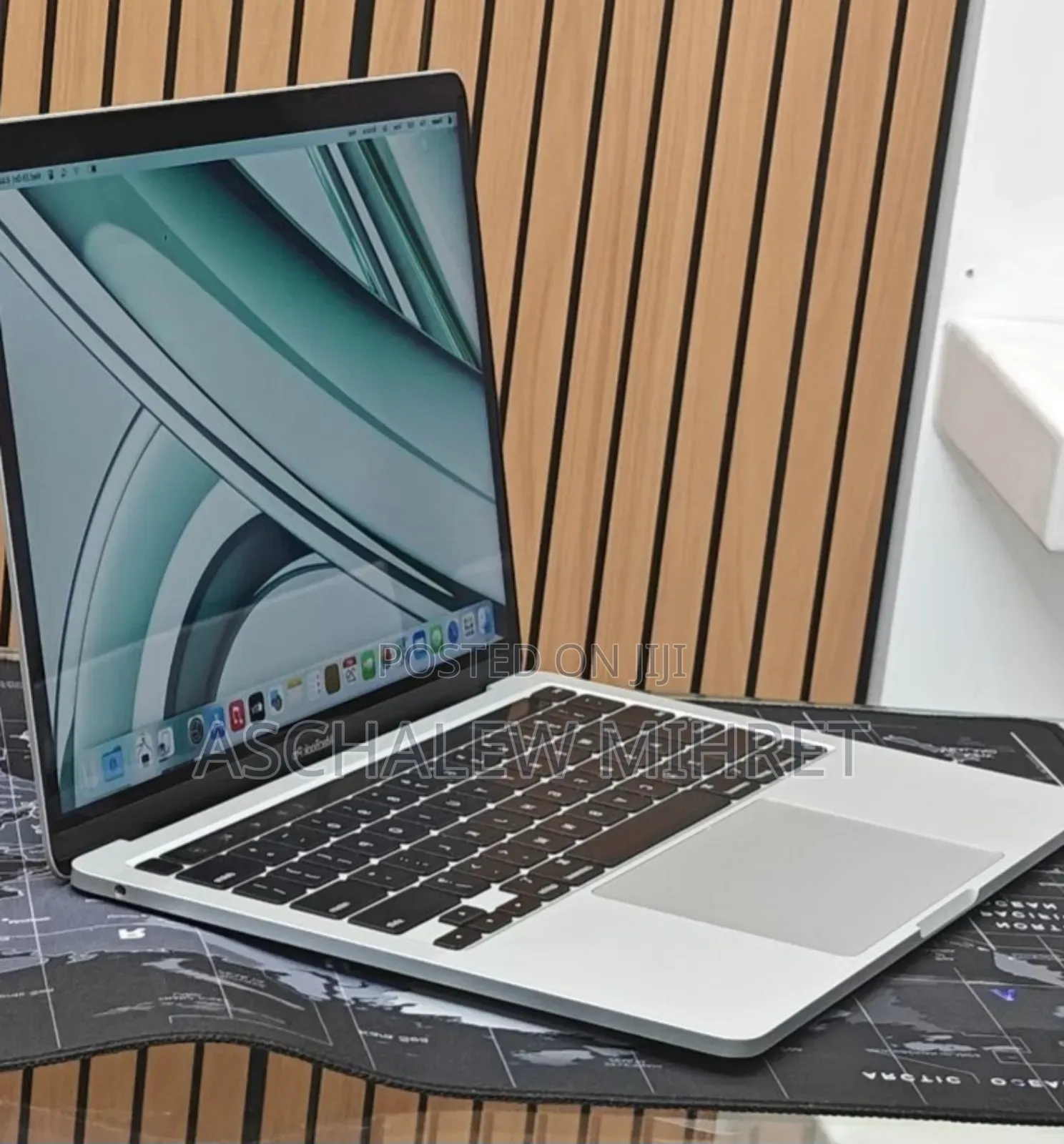 New Laptop Apple MacBook Pro 2022 M2 8GB Apple M2 SSD 256GB