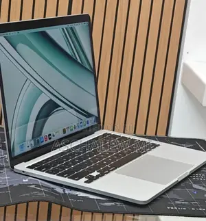New Laptop Apple MacBook Pro 2022 M2 8GB Apple M2 SSD 256GB