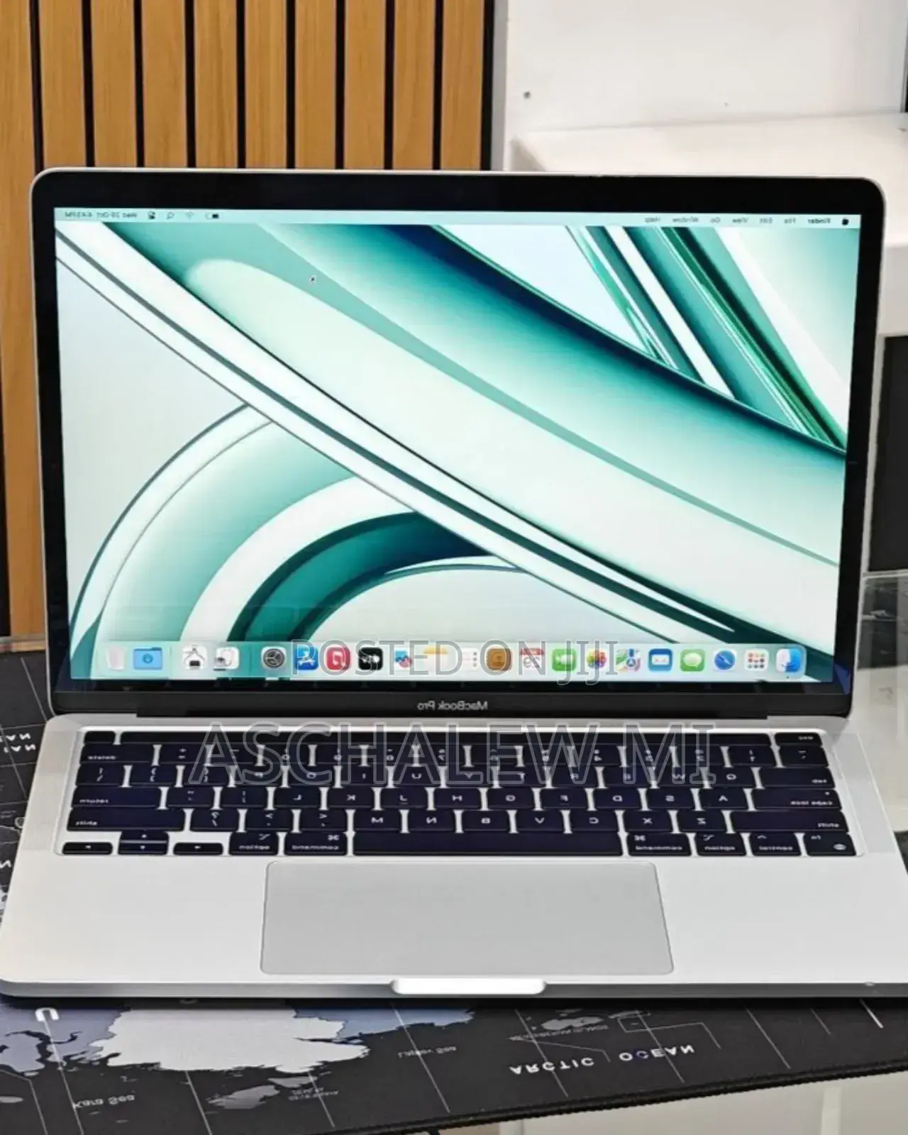 New Laptop Apple MacBook Pro 2022 M2 8GB Apple M2 SSD 256GB