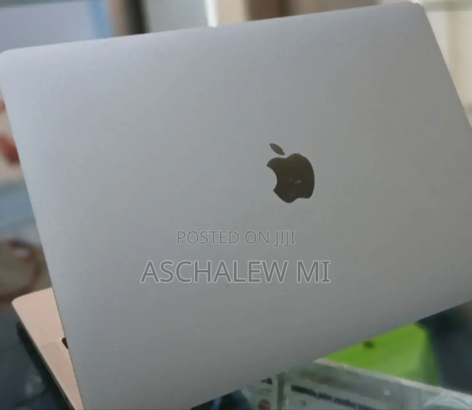New Laptop Apple MacBook Pro 2022 M2 8GB Apple M2 SSD 256GB