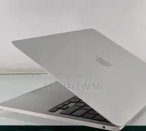 New Laptop Apple MacBook Pro 2022 M2 8GB Apple M2 SSD 256GB