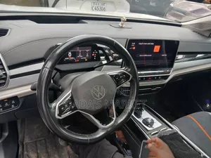 Volkswagen ID.6 2022 White