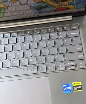 New Laptop Lenovo Yoga 7i 32GB Intel Core I7 SSD 512GB