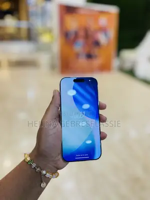 Photo - New Apple iPhone 17 256 GB Purple