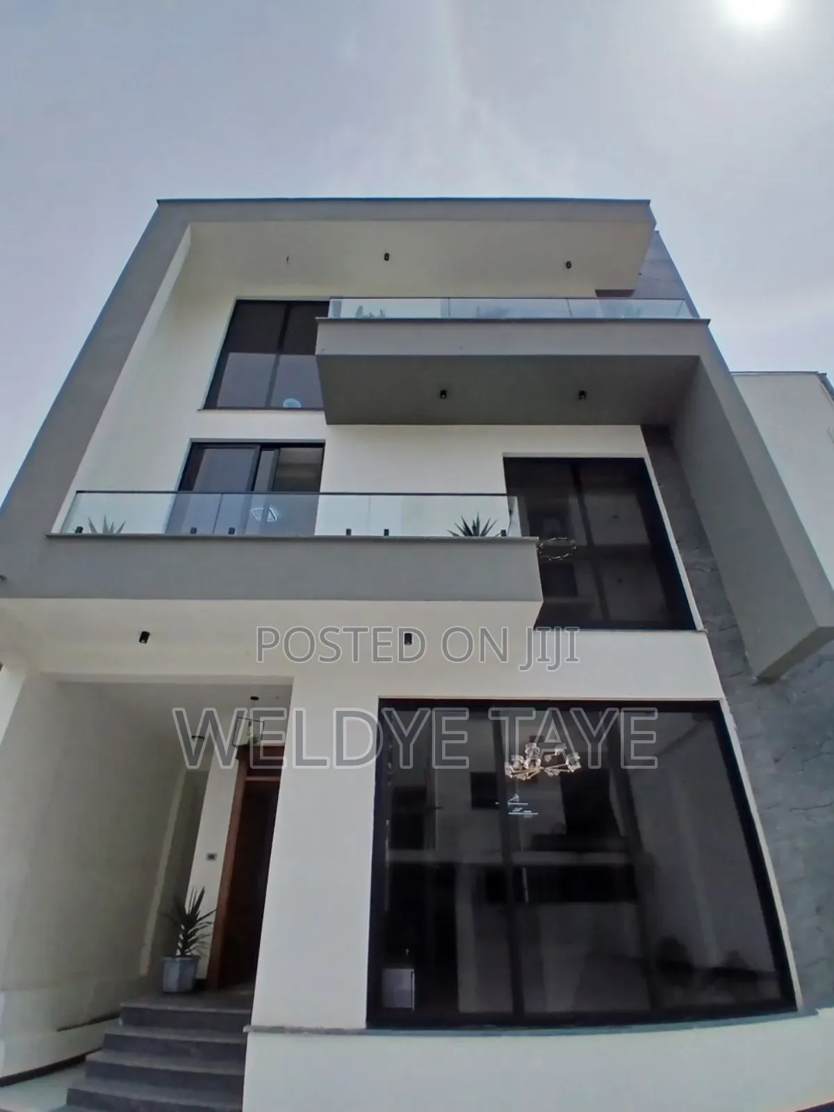 Furnished 6bdrm House in Bole for sale