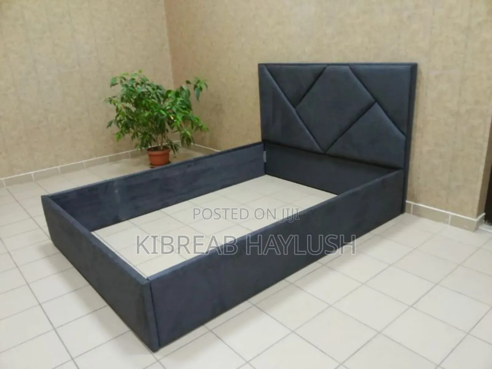 Bed (Tapiseri Bed )