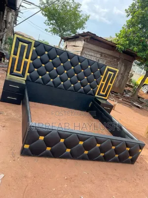 Photo - Bed (Tapiseri Alga)