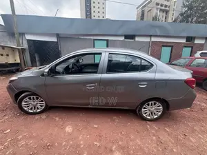 Photo - Mitsubishi Attrage 2021 Gray