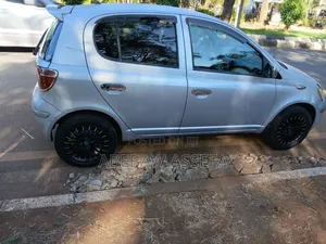 Toyota Vitz 2004 Silver