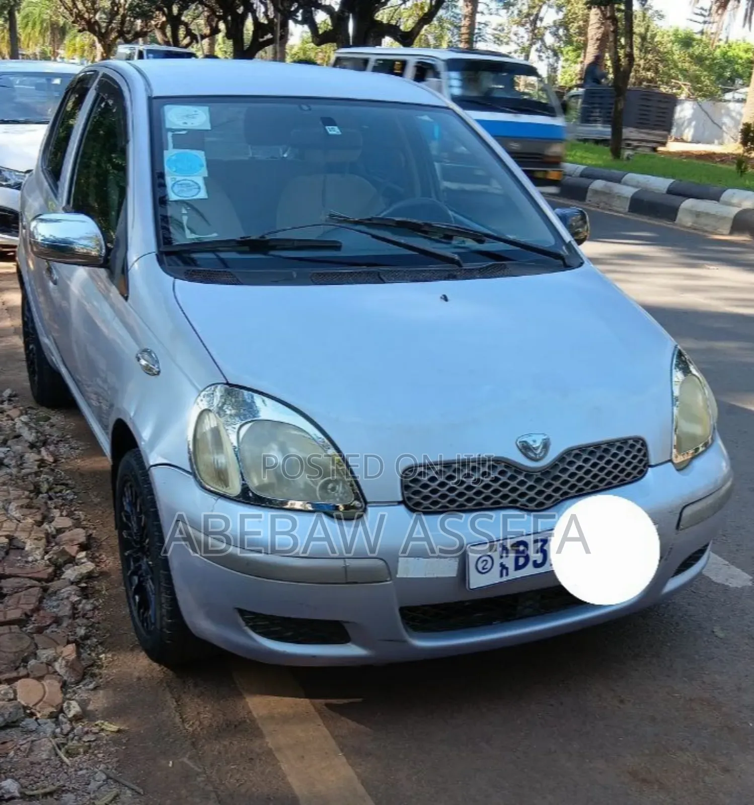 Toyota Vitz 2004 Silver