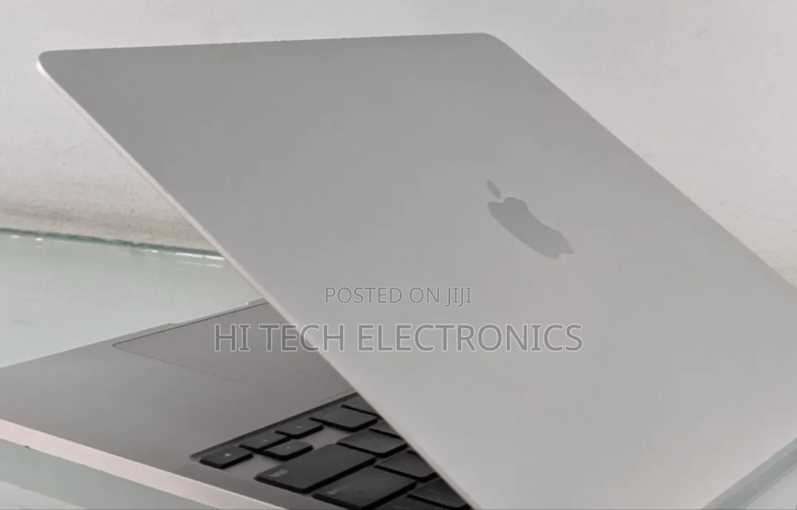 New Laptop Apple MacBook Pro 2022 M2 8GB Apple M2 SSD 256GB