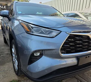 New Toyota Highlander Hybrid 2023 Blue