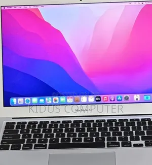 Photo - New Laptop Apple MacBook Pro 2017 8GB Intel Core I7 SSD 512GB