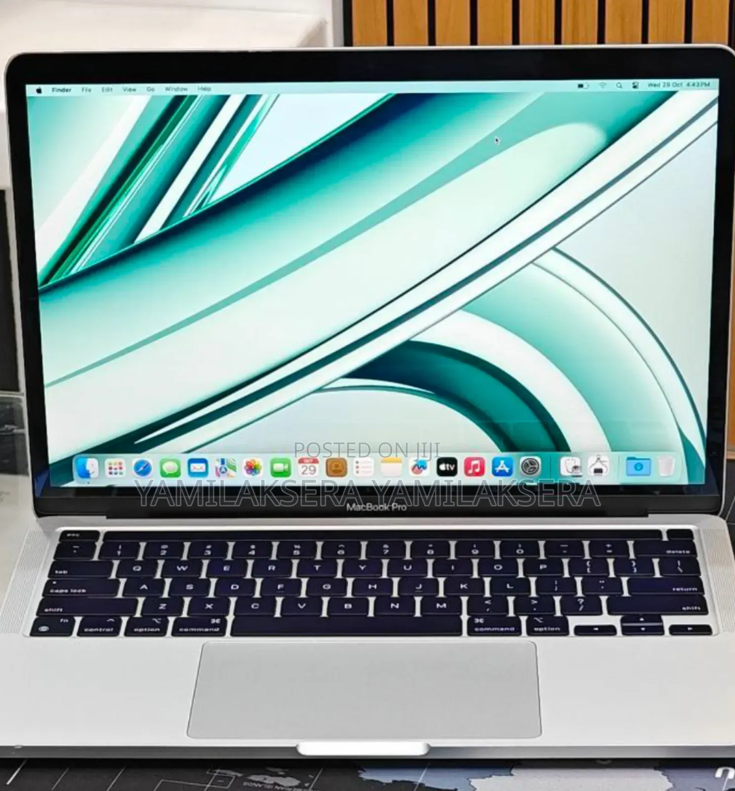 New Laptop Apple MacBook Pro 2023 M2 8GB Apple M2 SSD 256GB