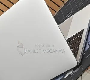 New Laptop Apple MacBook Air 2022 M2 8GB Apple M2 SSD 256GB