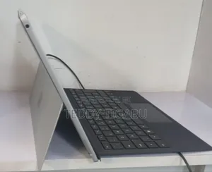 New Laptop Microsoft Surface Pro 7 16GB Intel Core I5 SSD 256GB