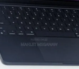 New Laptop Apple MacBook Air 2022 M2 8GB Apple M2 SSD 512GB