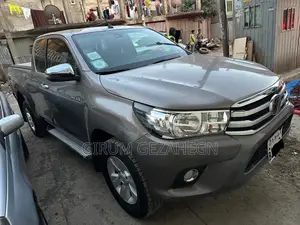 Toyota Hilux 2018 Gray