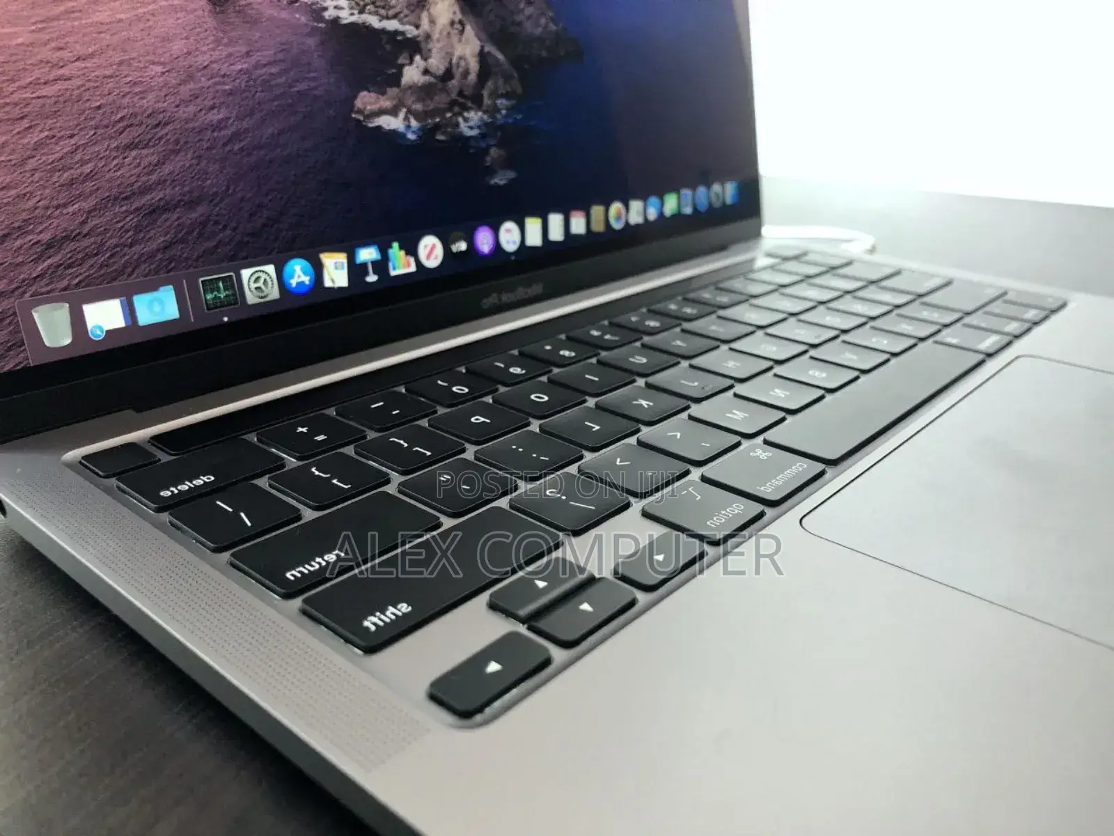 New Laptop Apple MacBook Pro 16GB Apple M4 SSD 512GB