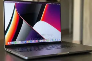 New Laptop Apple MacBook Pro 16GB Apple M4 SSD 512GB