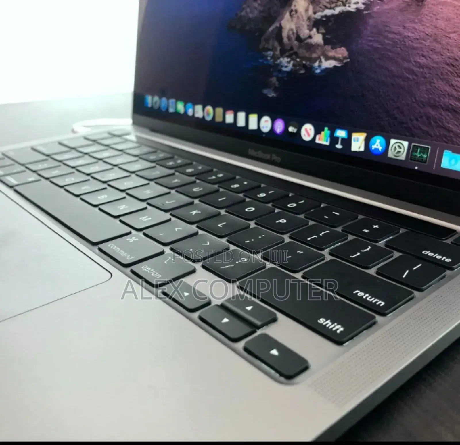 New Laptop Apple MacBook Pro 16GB Apple M4 SSD 512GB