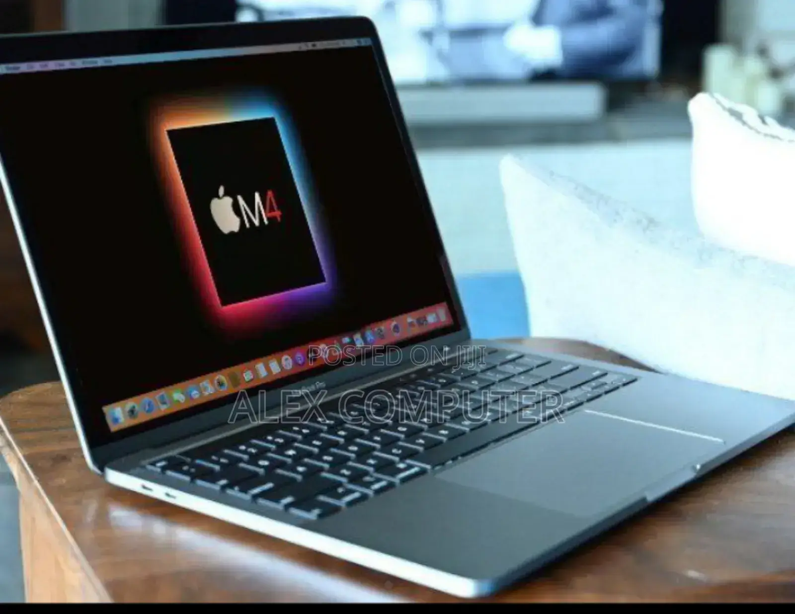 New Laptop Apple MacBook Pro 16GB Apple M4 SSD 512GB