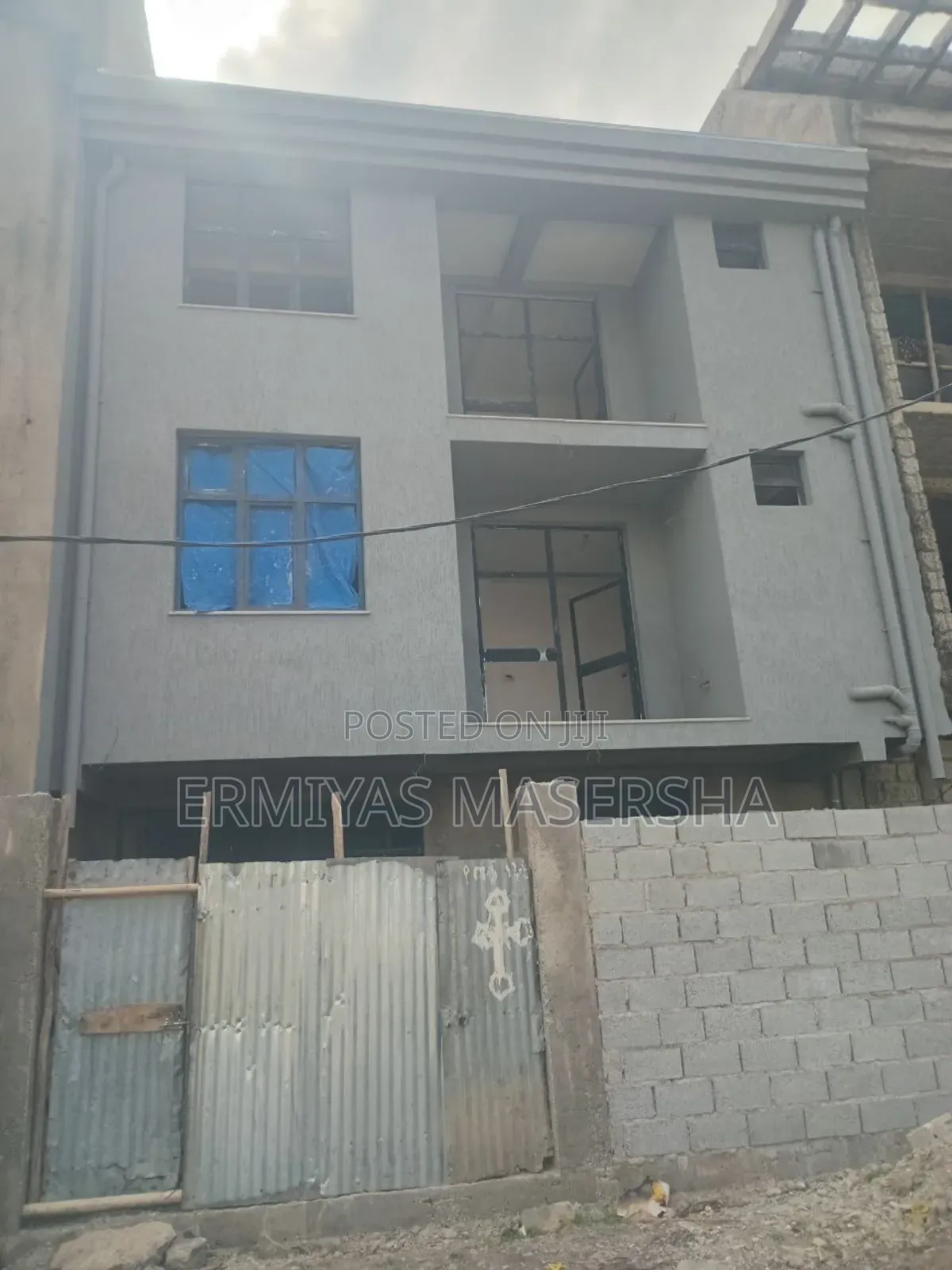 5bdrm House in Akaky Kaliti for sale