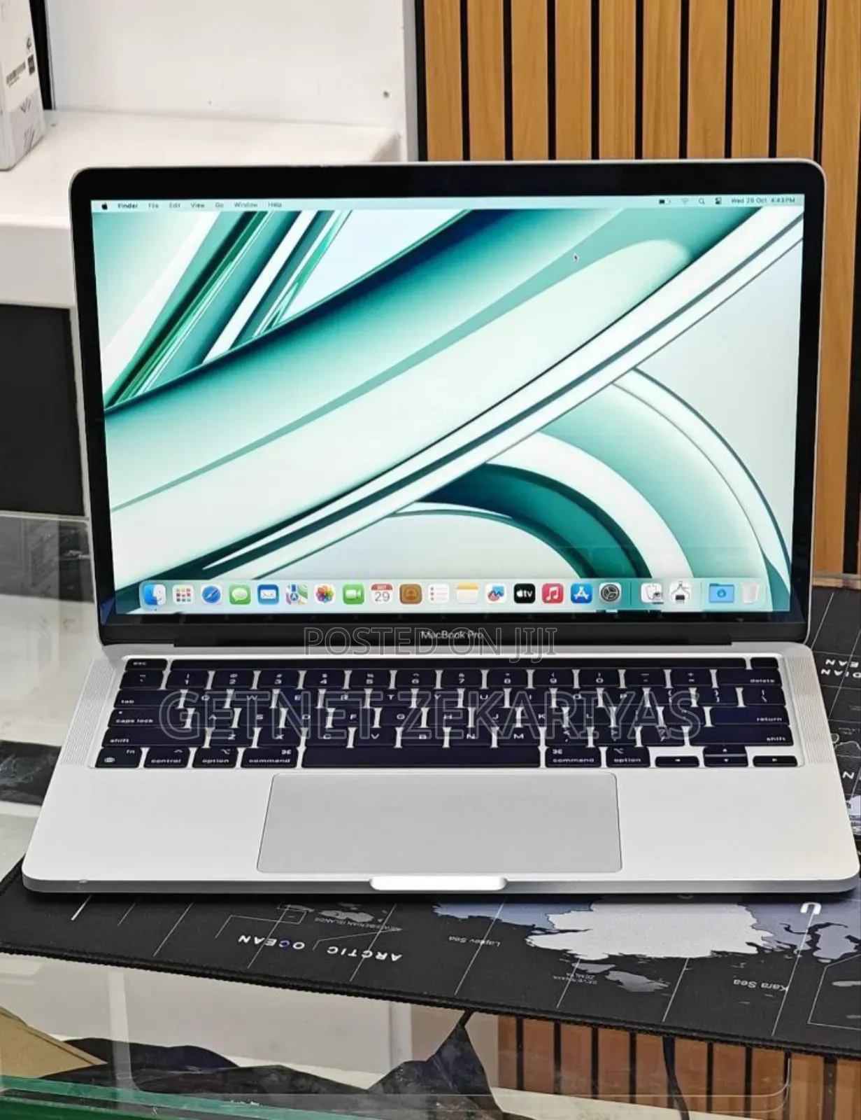 New Laptop Apple MacBook Pro 2022 M2 8GB Apple M2 SSD 256GB