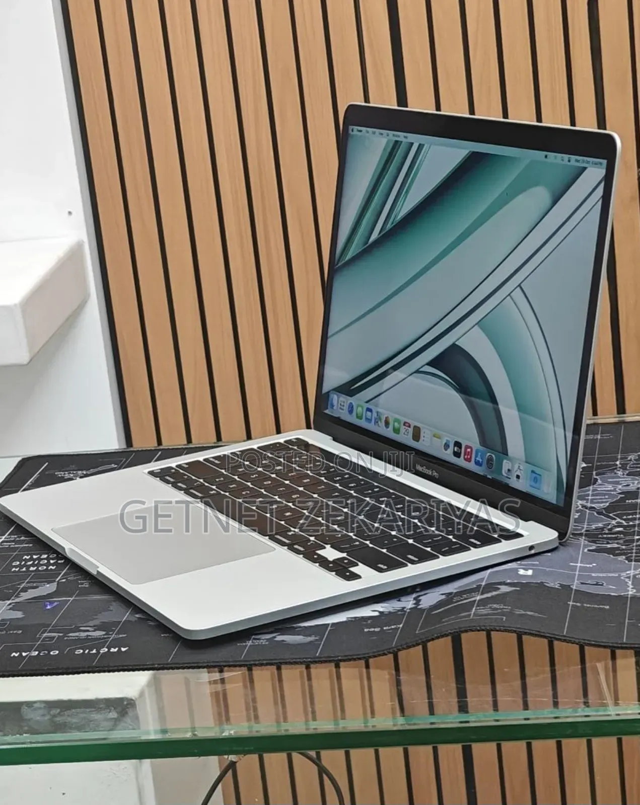 New Laptop Apple MacBook Pro 2022 M2 8GB Apple M2 SSD 256GB