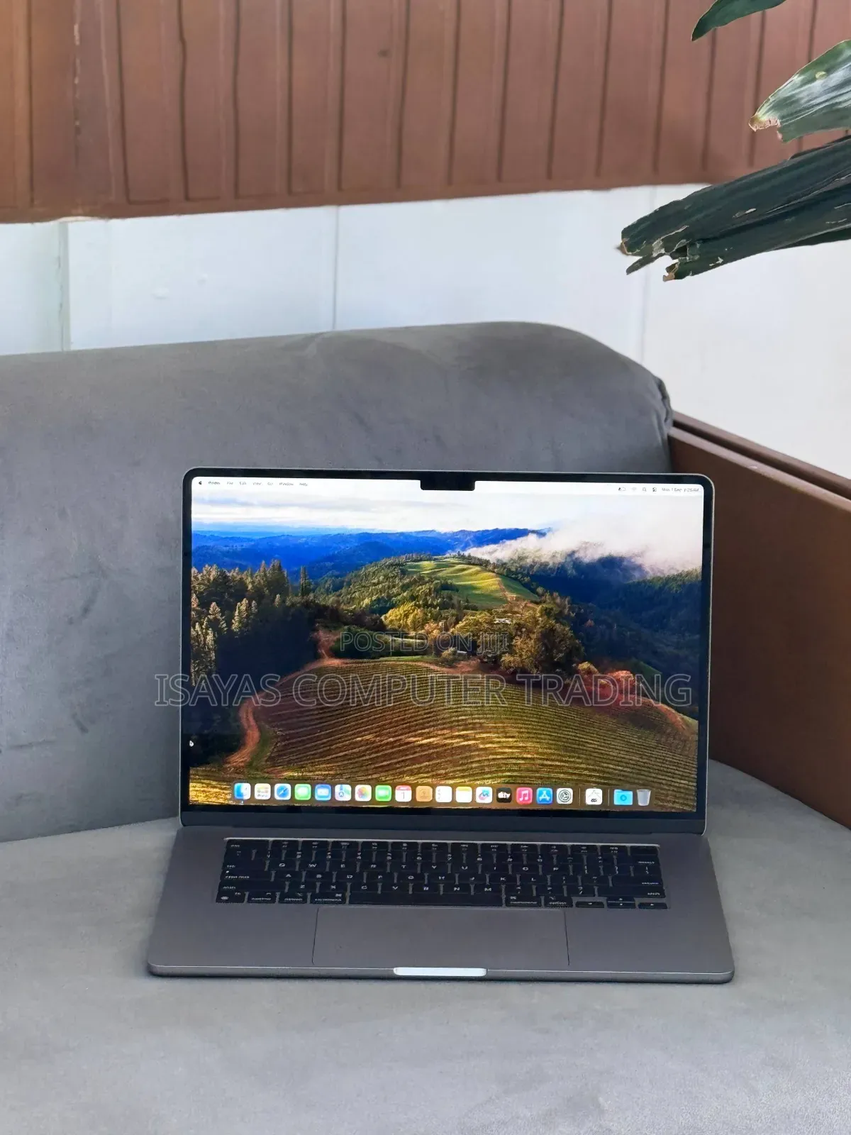 New Laptop Apple MacBook Air 2024 M3 15-Inch 8GB SSD 256GB