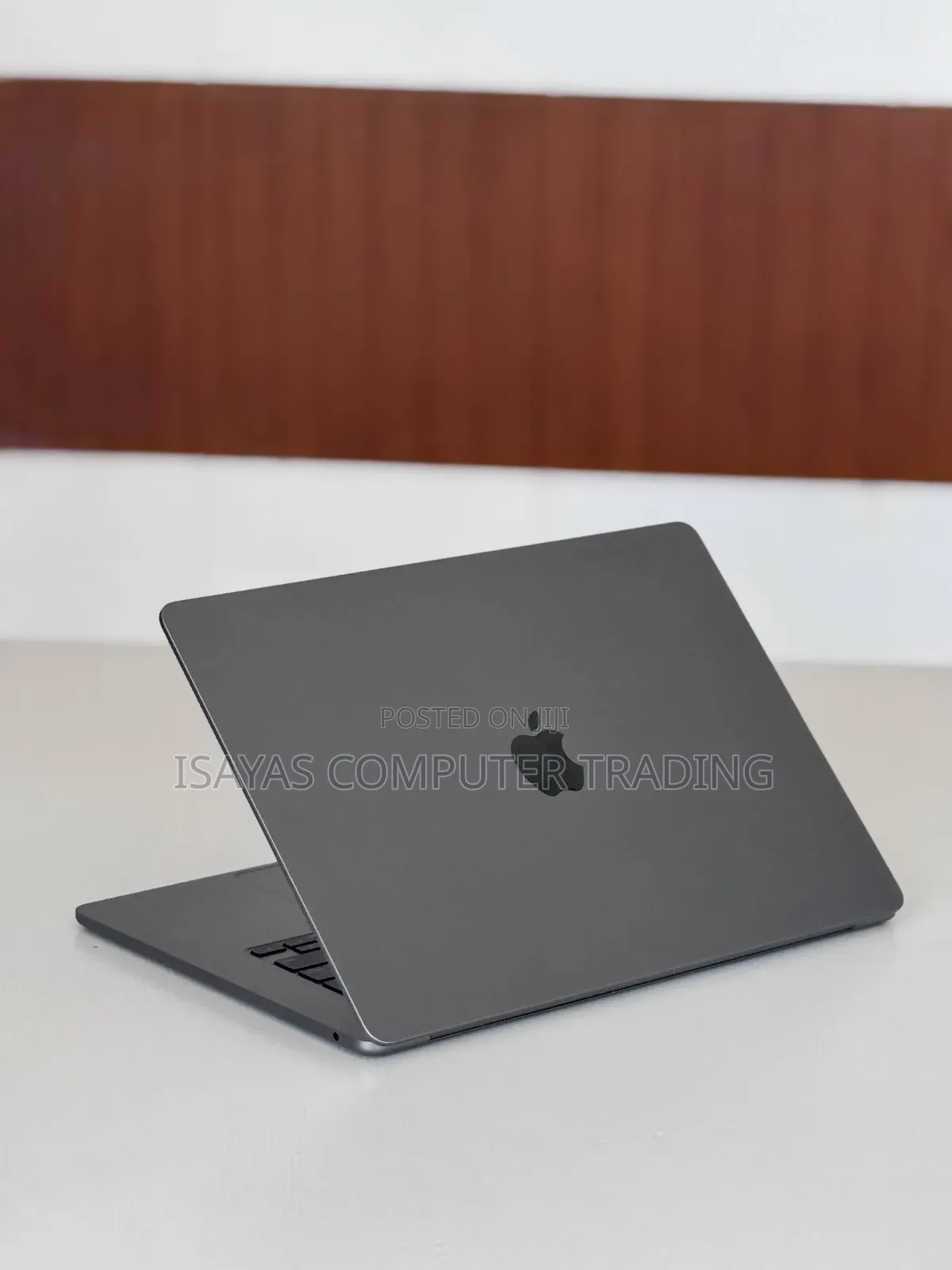 New Laptop Apple MacBook Air 2024 M3 15-Inch 8GB SSD 256GB